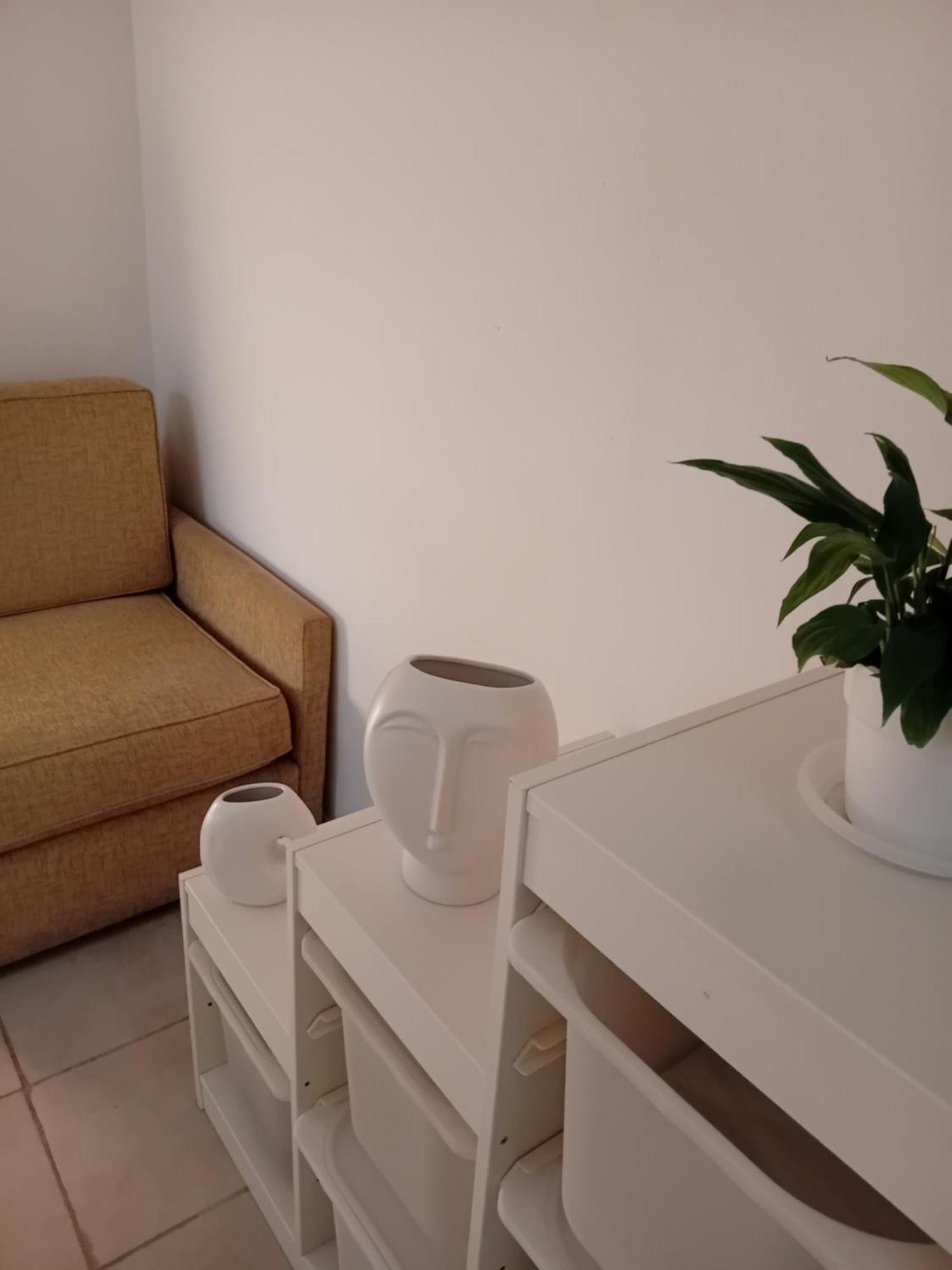 Vestige Basement Apartment Athena Bagian luar foto