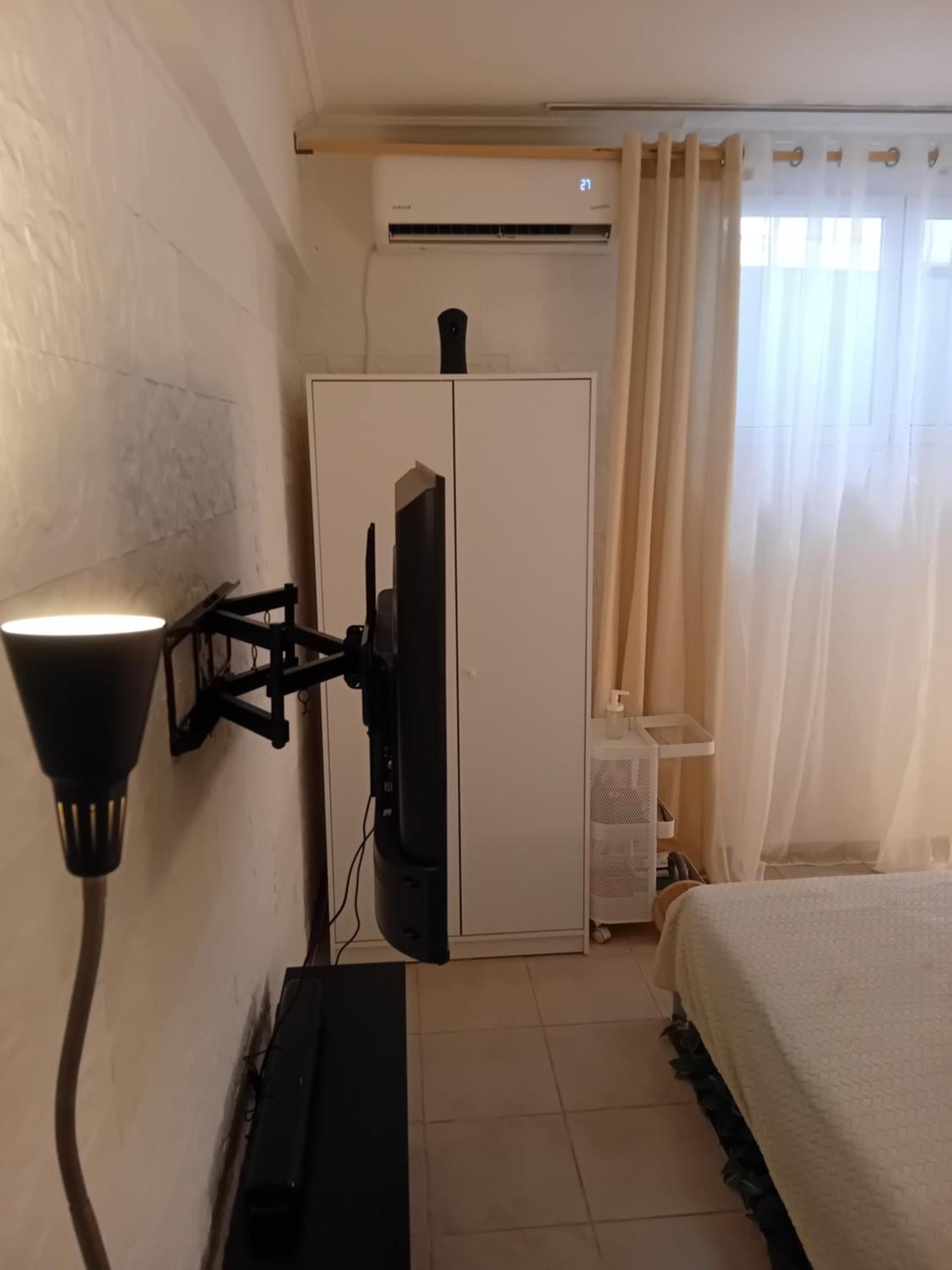 Vestige Basement Apartment Athena Bagian luar foto